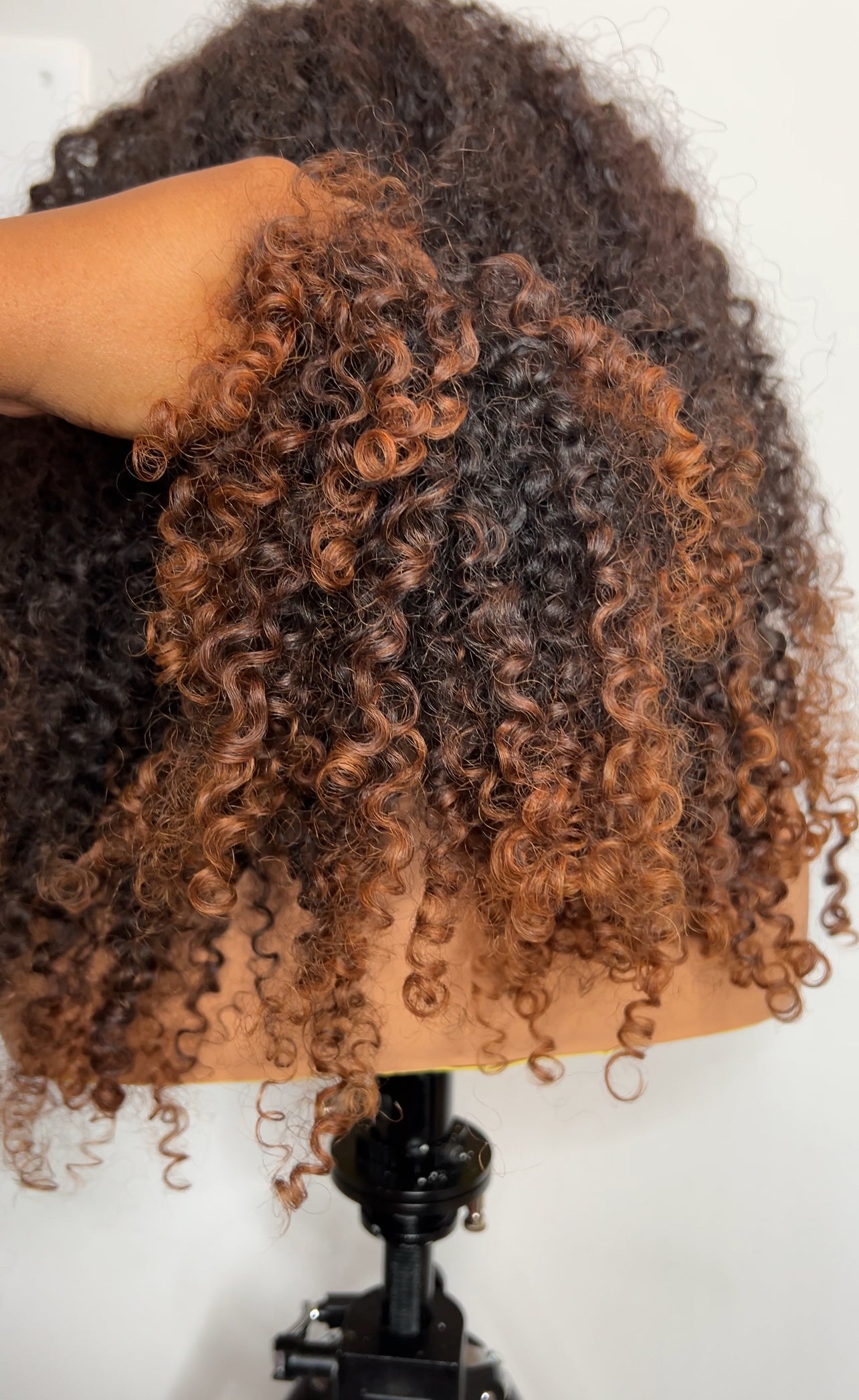 Raw Elite Kinky Curly 5x5 CLOSURE WIG 22” Ombré honey blonde