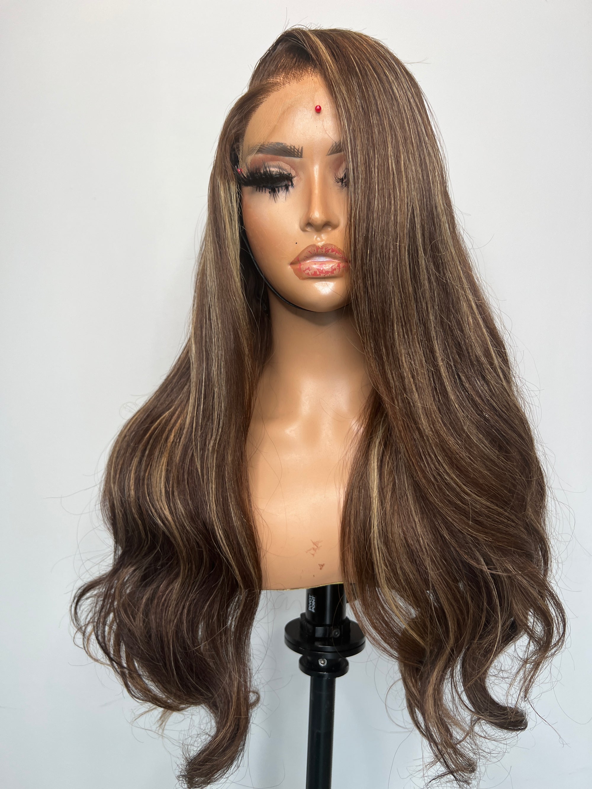 READY TO SHIP 5*5 HD  CUSTOM COLORED BROWN WITH ASH BLONDE HIGHLIGHTS 22”